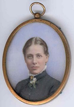 Elizabeth Mary SMITH b.1855 framed in a small neck pendant